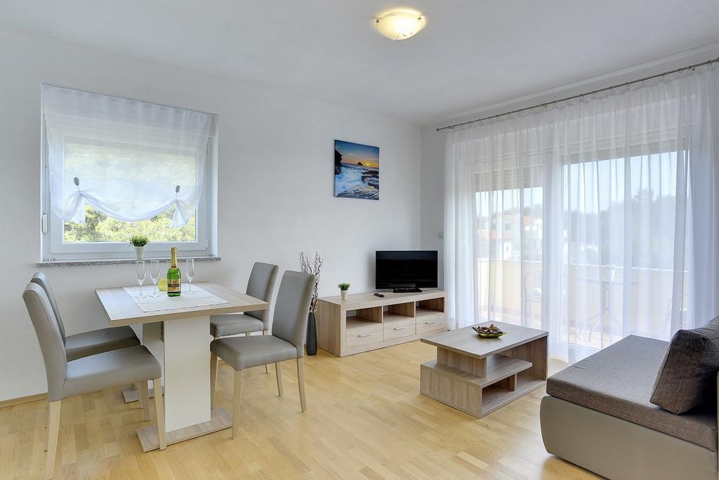 Apartments Kralj Medulin Bagian luar foto